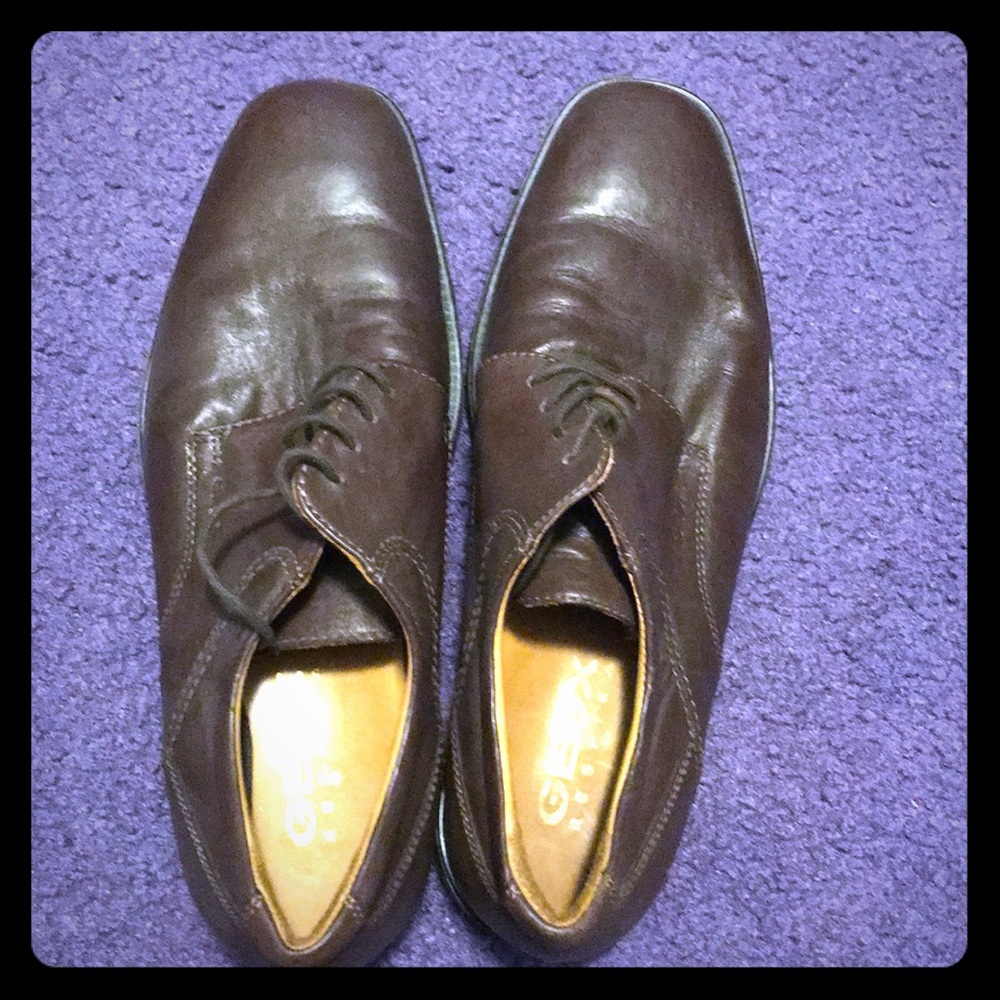 Men’s dress shoes/business casual.